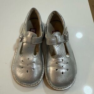 Chic Silver Kids Dress Shoes l’amour